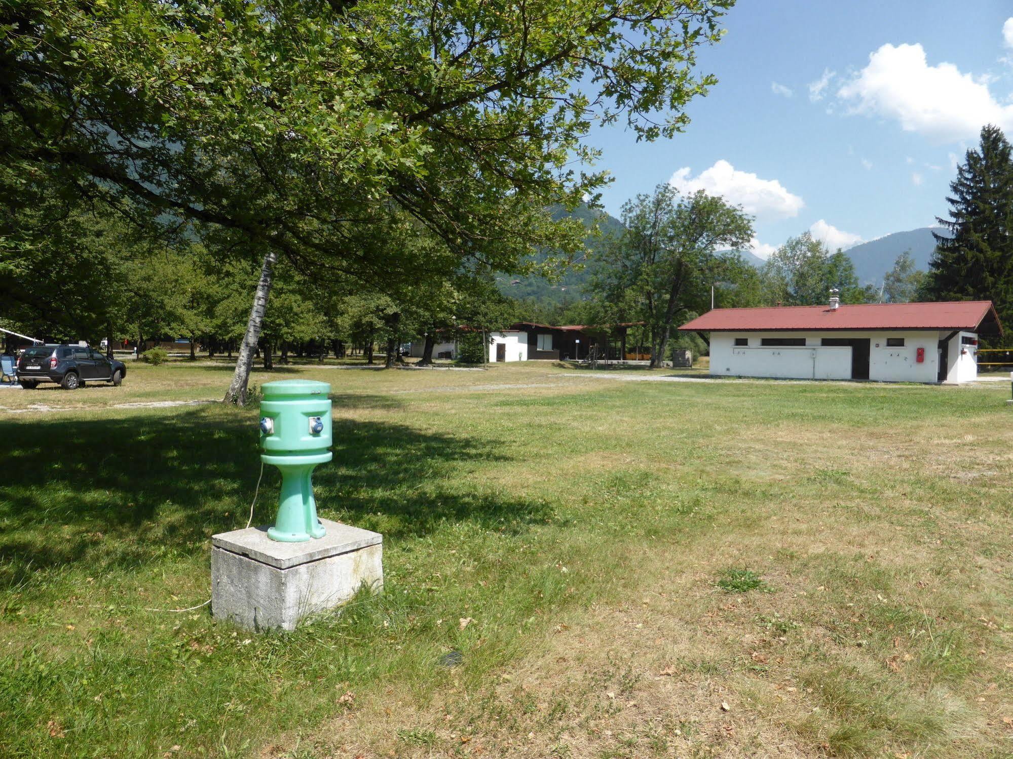 Camping L'Ecureuil - Mont-Blanc Village Domancy ภายนอก รูปภาพ