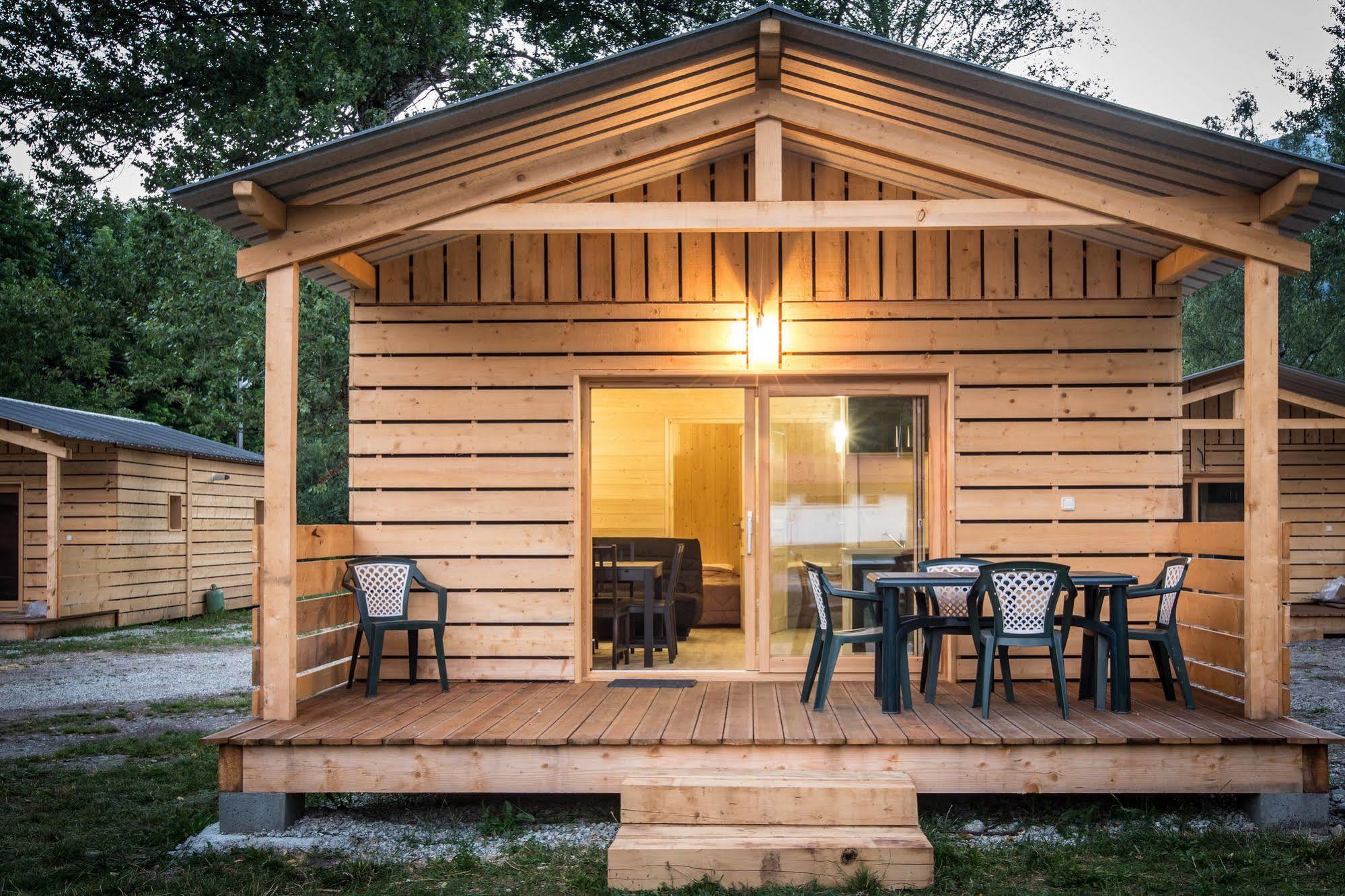 Camping L'Ecureuil - Mont-Blanc Village Domancy ภายนอก รูปภาพ