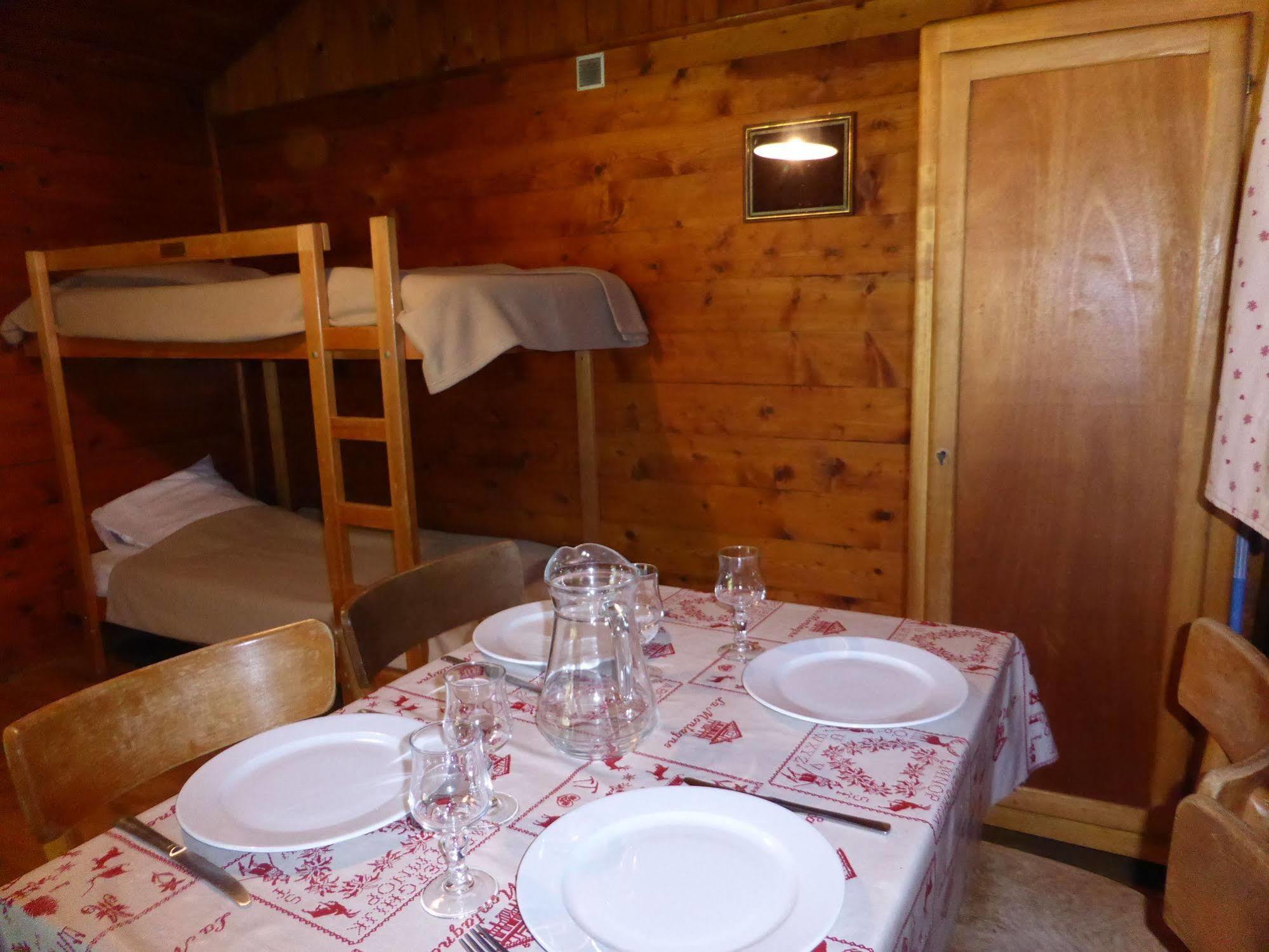 Camping L'Ecureuil - Mont-Blanc Village Domancy ภายนอก รูปภาพ