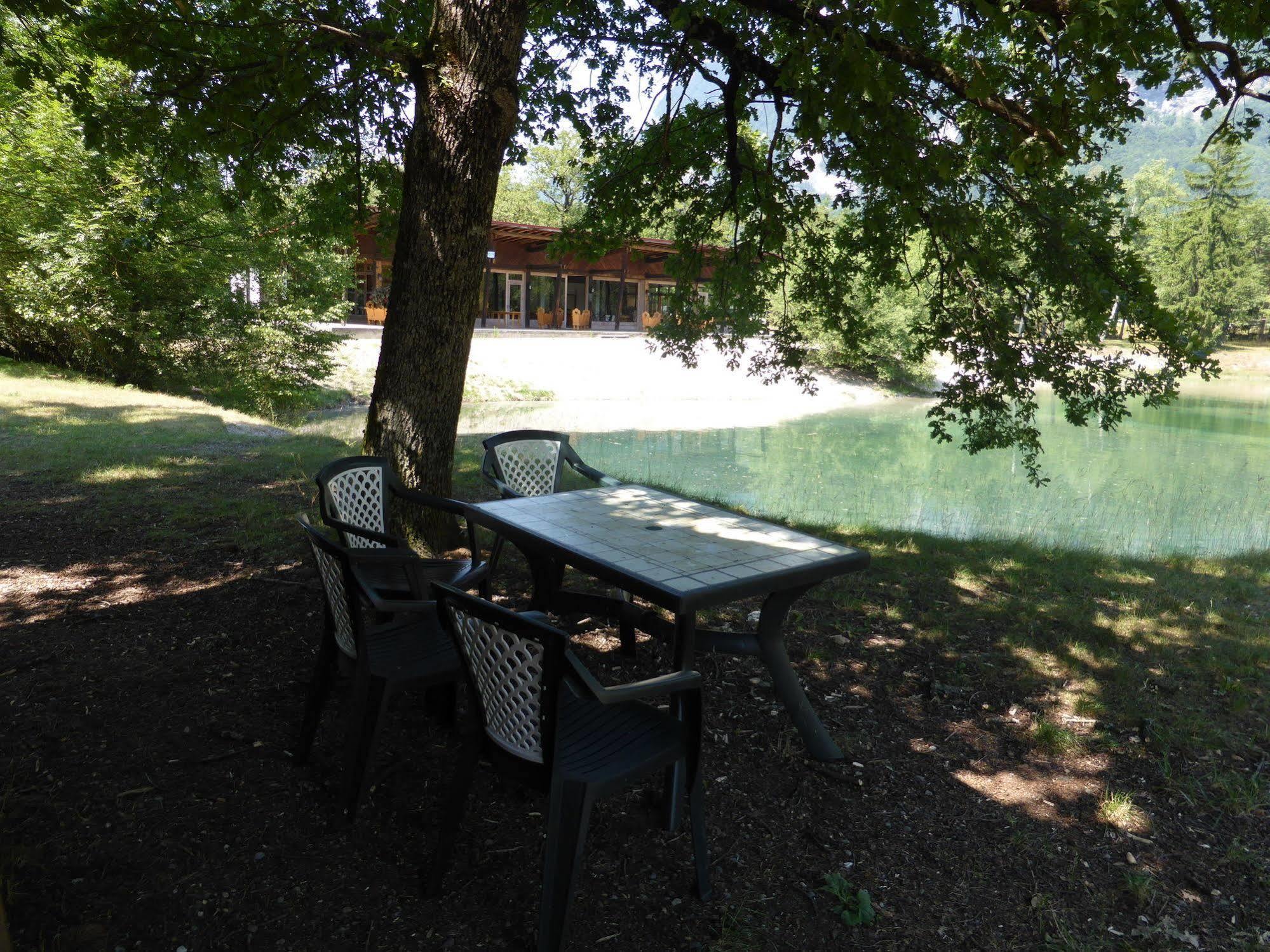 Camping L'Ecureuil - Mont-Blanc Village Domancy ภายนอก รูปภาพ