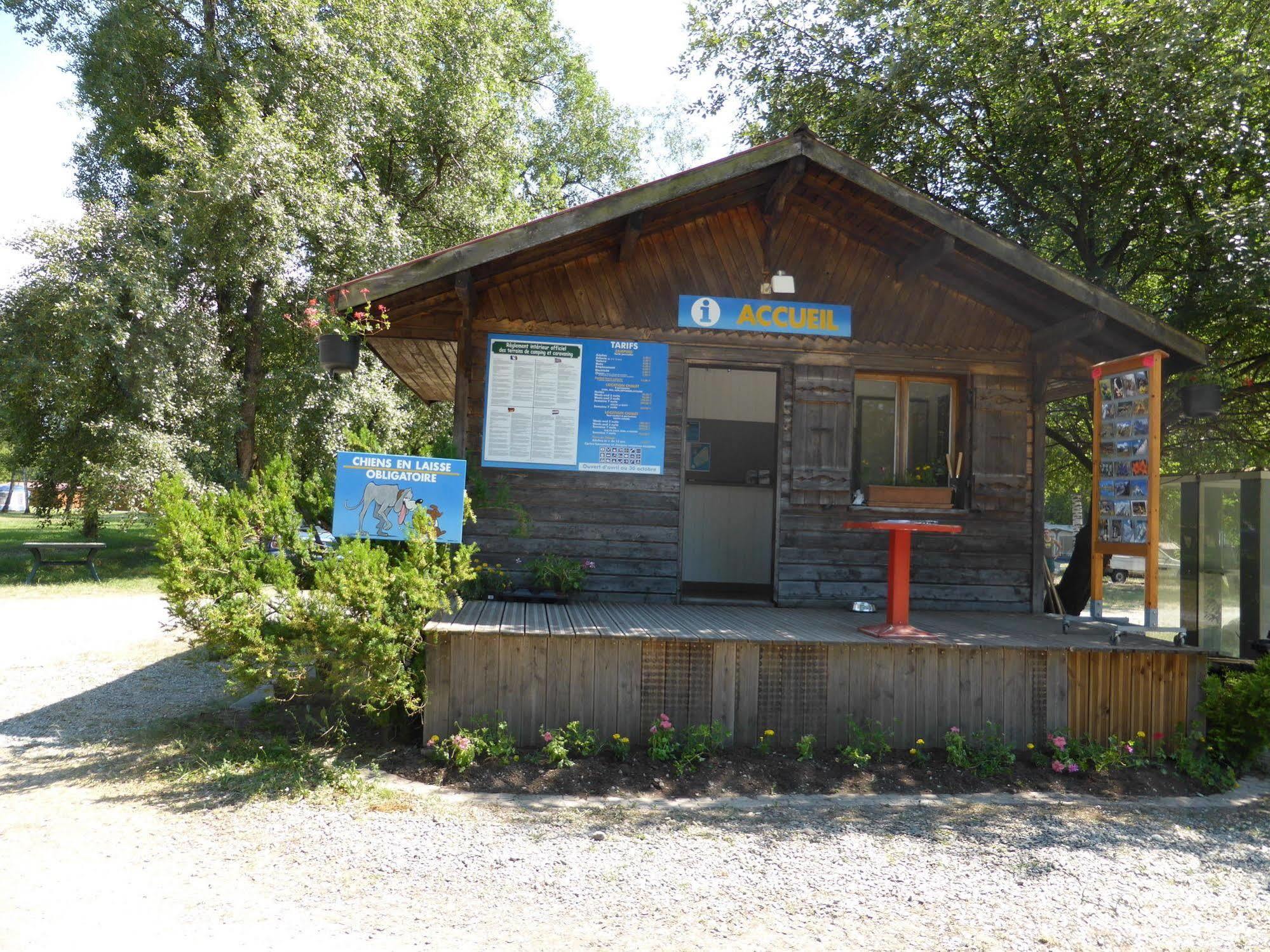 Camping L'Ecureuil - Mont-Blanc Village Domancy ภายนอก รูปภาพ