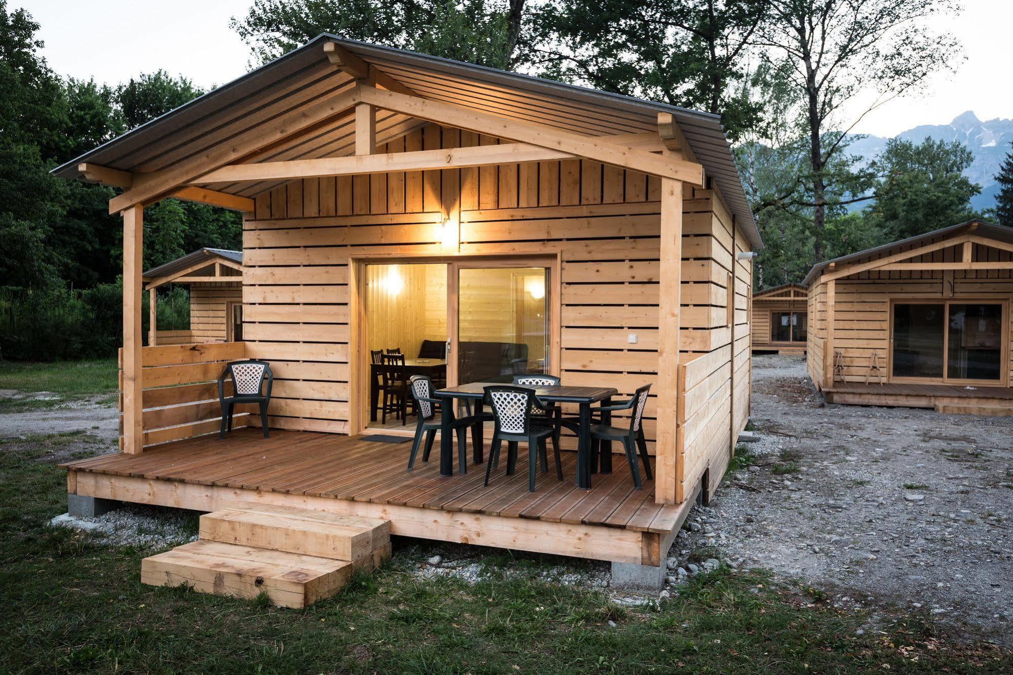 Camping L'Ecureuil - Mont-Blanc Village Domancy ภายนอก รูปภาพ
