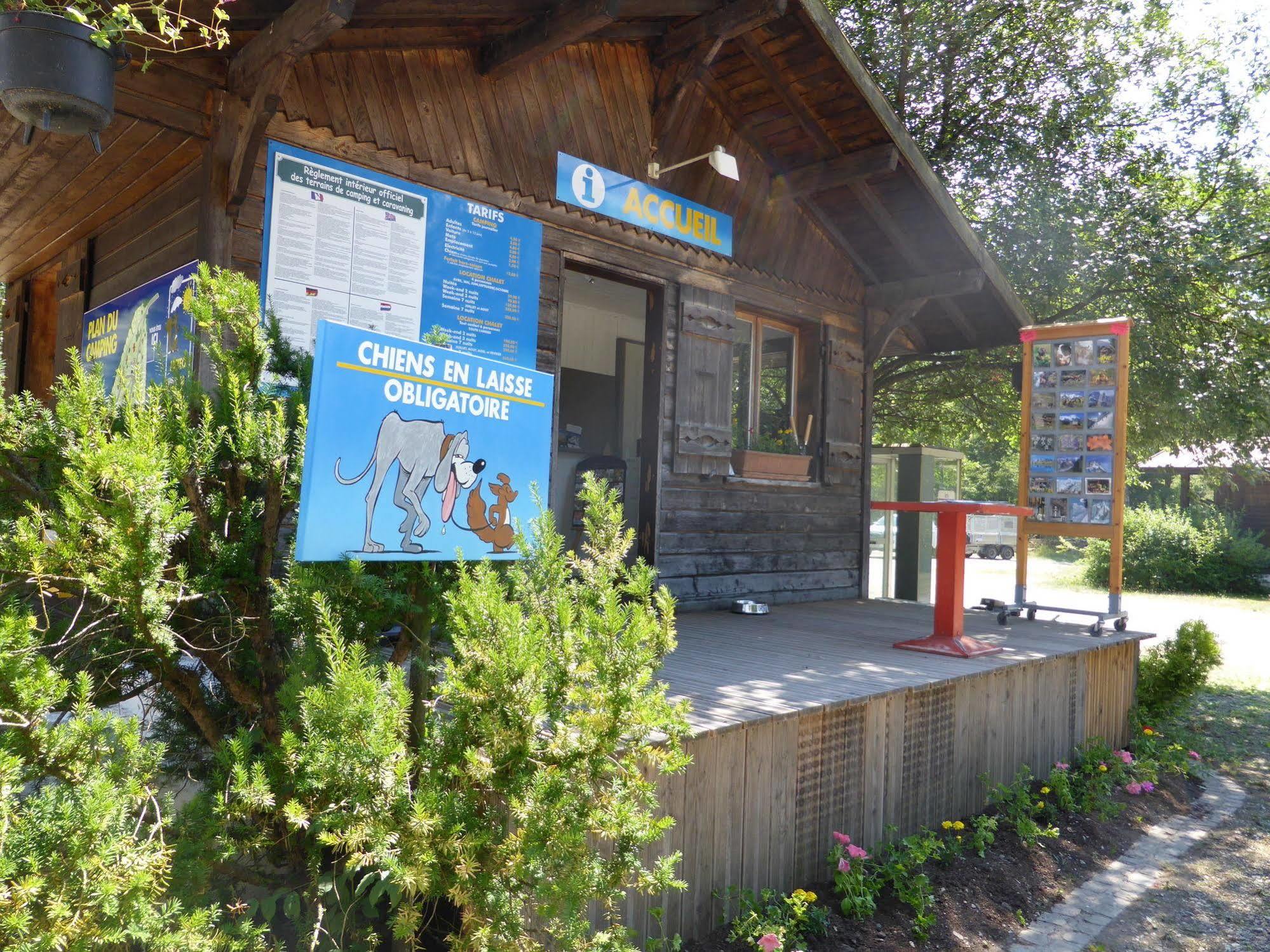 Camping L'Ecureuil - Mont-Blanc Village Domancy ภายนอก รูปภาพ