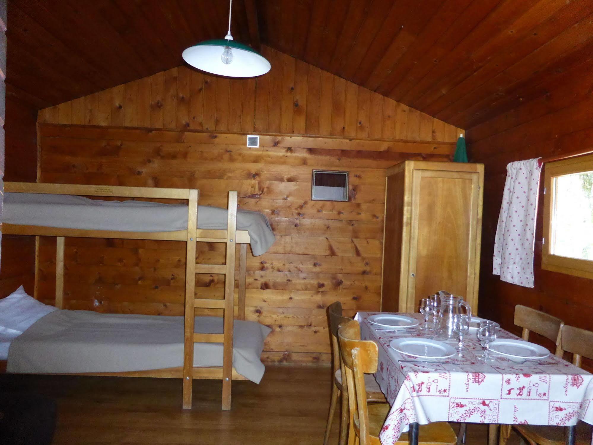 Camping L'Ecureuil - Mont-Blanc Village Domancy ภายนอก รูปภาพ