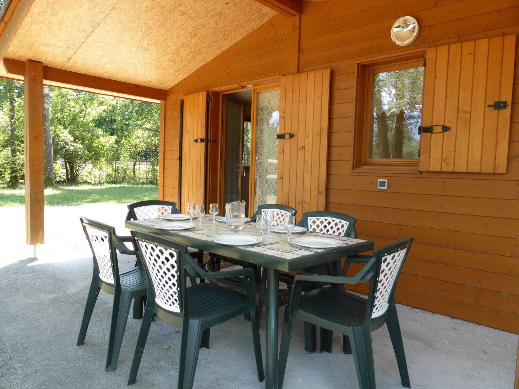 Camping L'Ecureuil - Mont-Blanc Village Domancy ภายนอก รูปภาพ