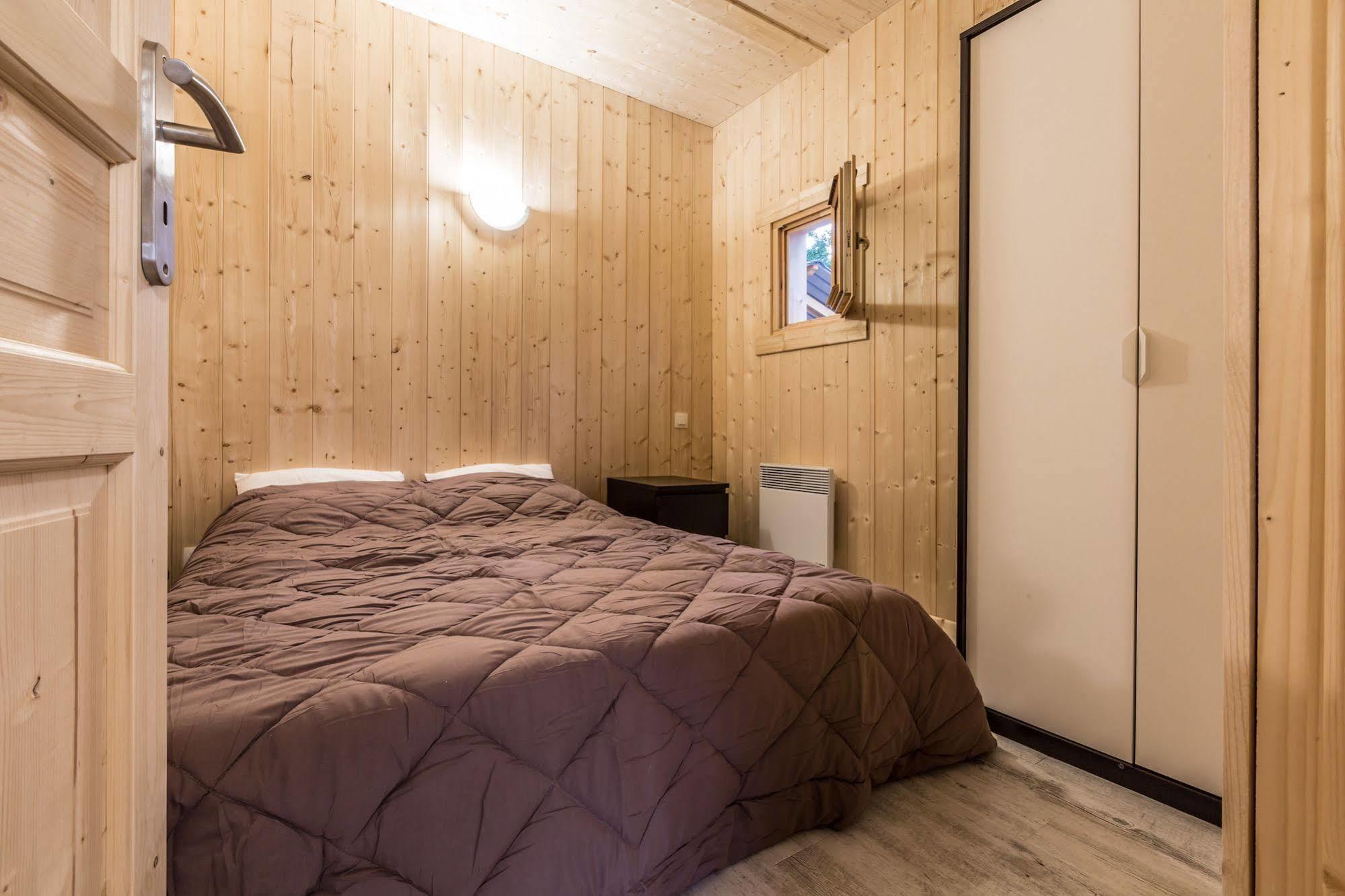 Camping L'Ecureuil - Mont-Blanc Village Domancy ภายนอก รูปภาพ